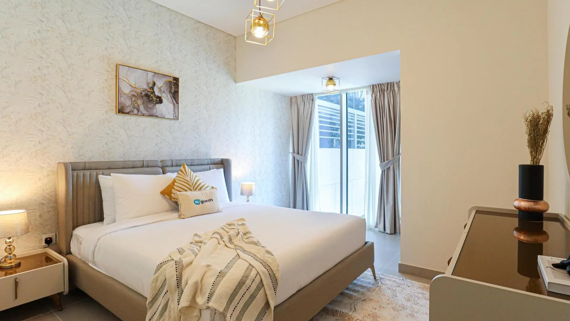 Higuests - Contemporary Comfort 1Br Apt In Forte Tower 1 Dubai Apartment
