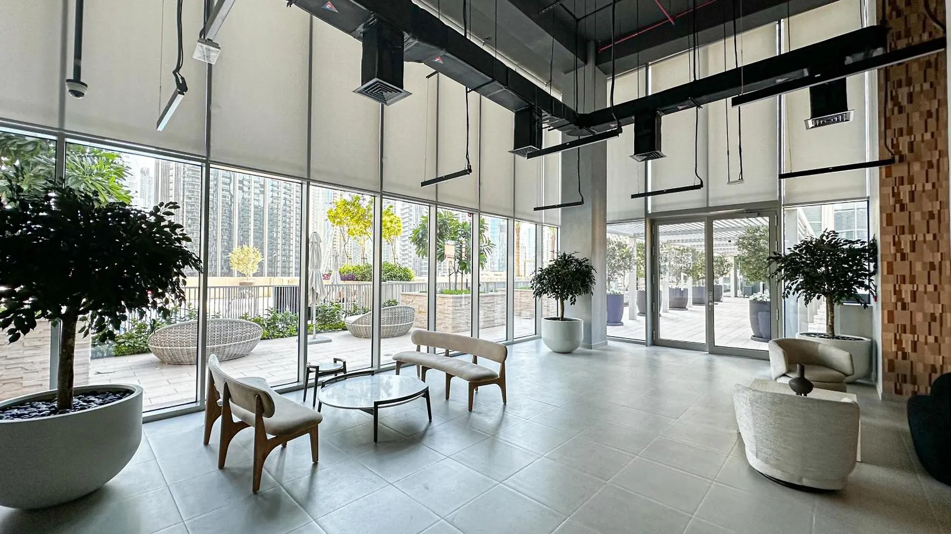 Higuests - Contemporary Comfort 1Br Apt In Forte Tower 1 Dubai Apartment