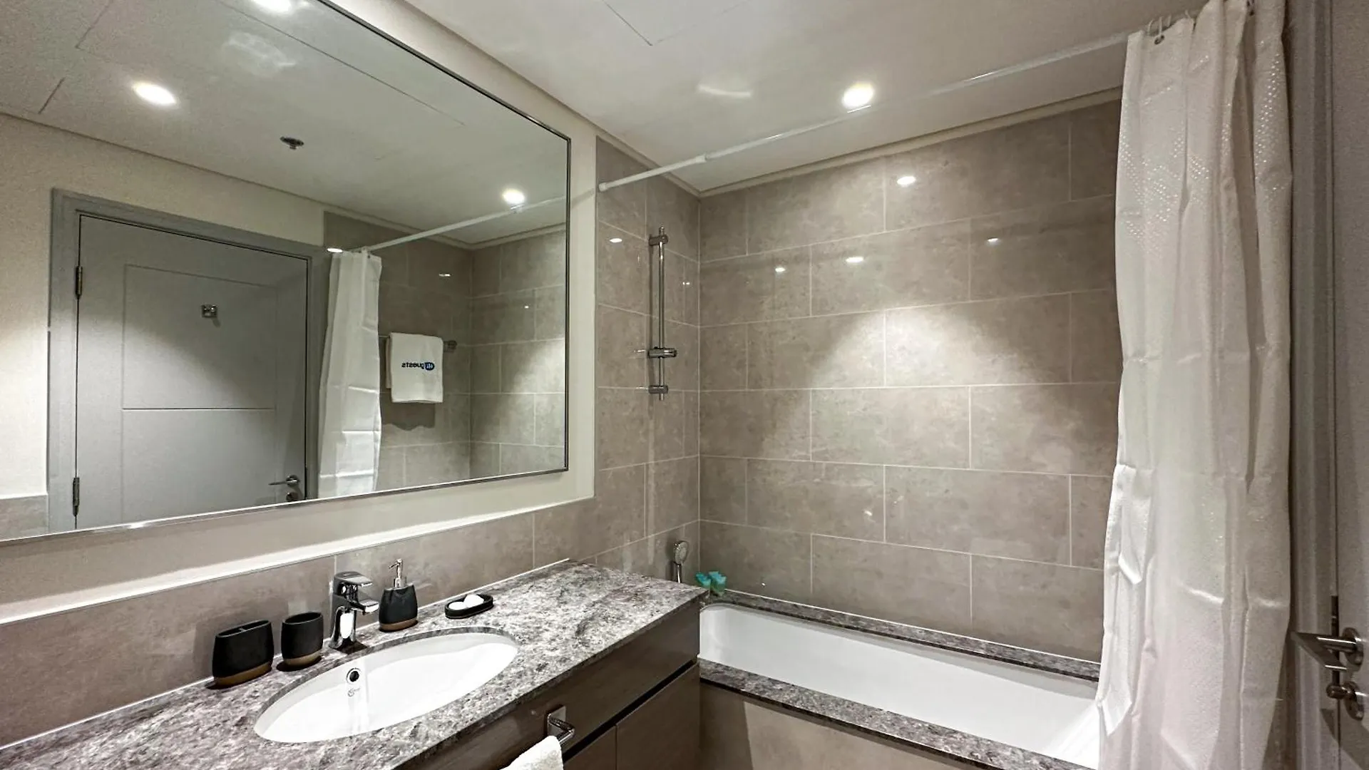 Higuests - Contemporary Comfort 1Br Apt In Forte Tower 1 Dubai 0*,  United Arab Emirates